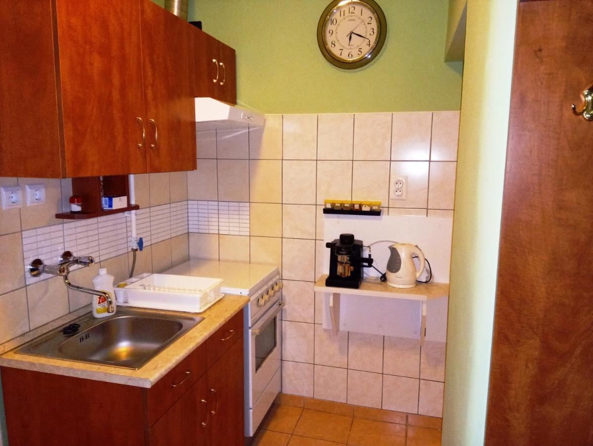 Szivarvany Apartman Gyula Exteriör bild